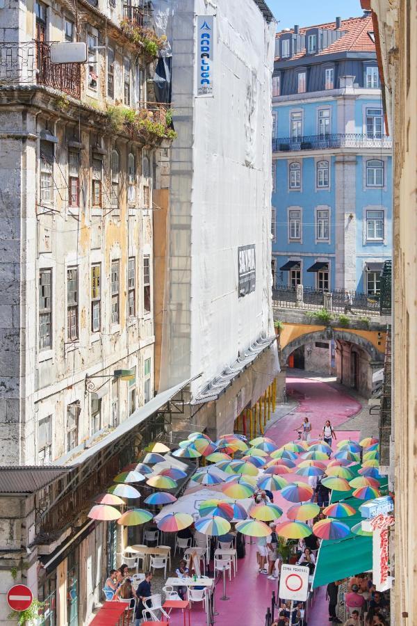 Sunny Pink Street Historical Apt, By Timecooler Lisboa Eksteriør billede