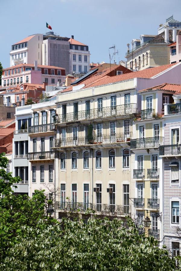 Sunny Pink Street Historical Apt, By Timecooler Lisboa Eksteriør billede