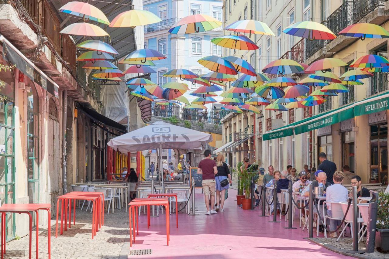 Sunny Pink Street Historical Apt, By Timecooler Lisboa Eksteriør billede